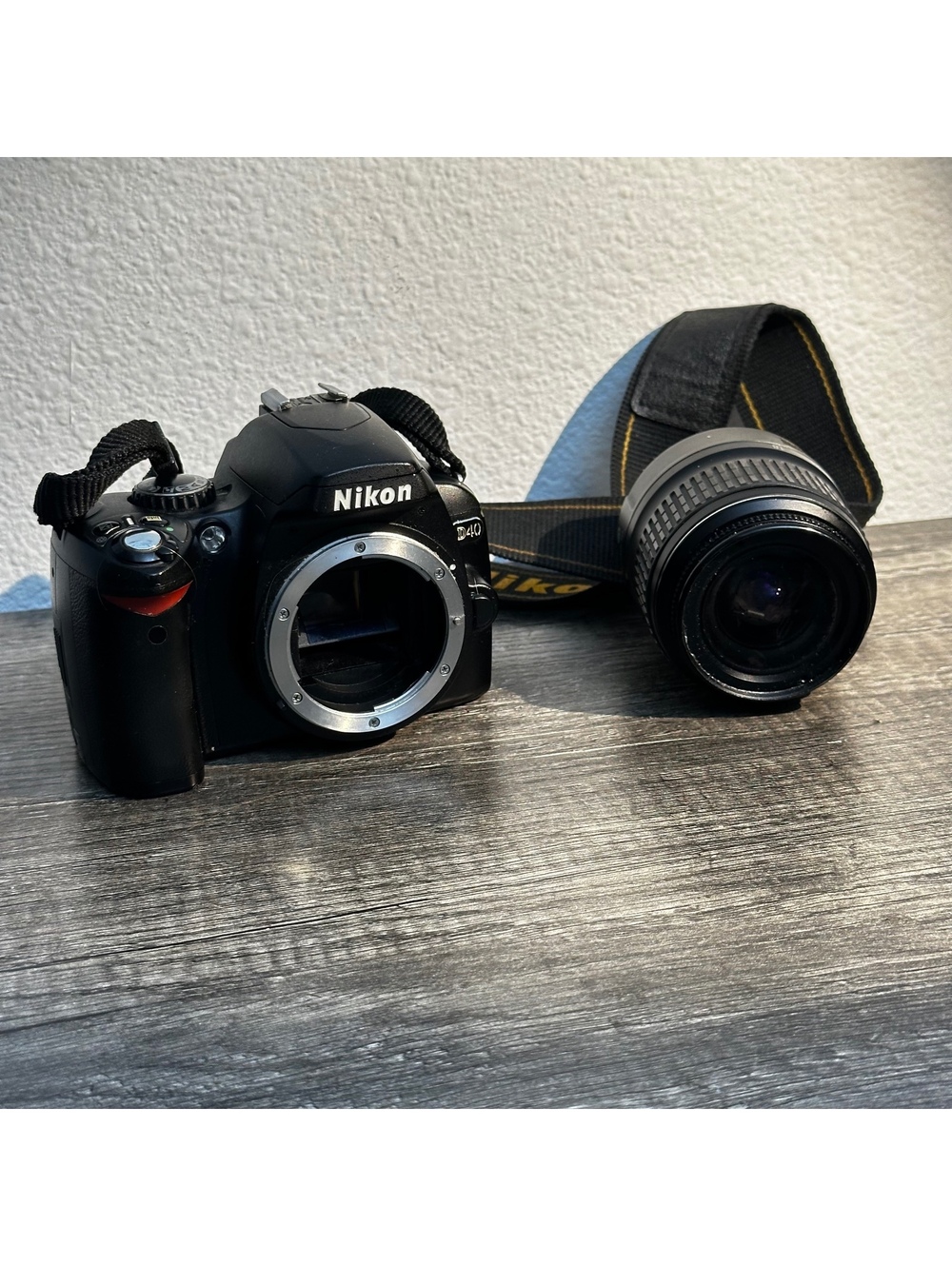 Nikon D40 DSLR + 18-55mm Lens Parts Repair Untested